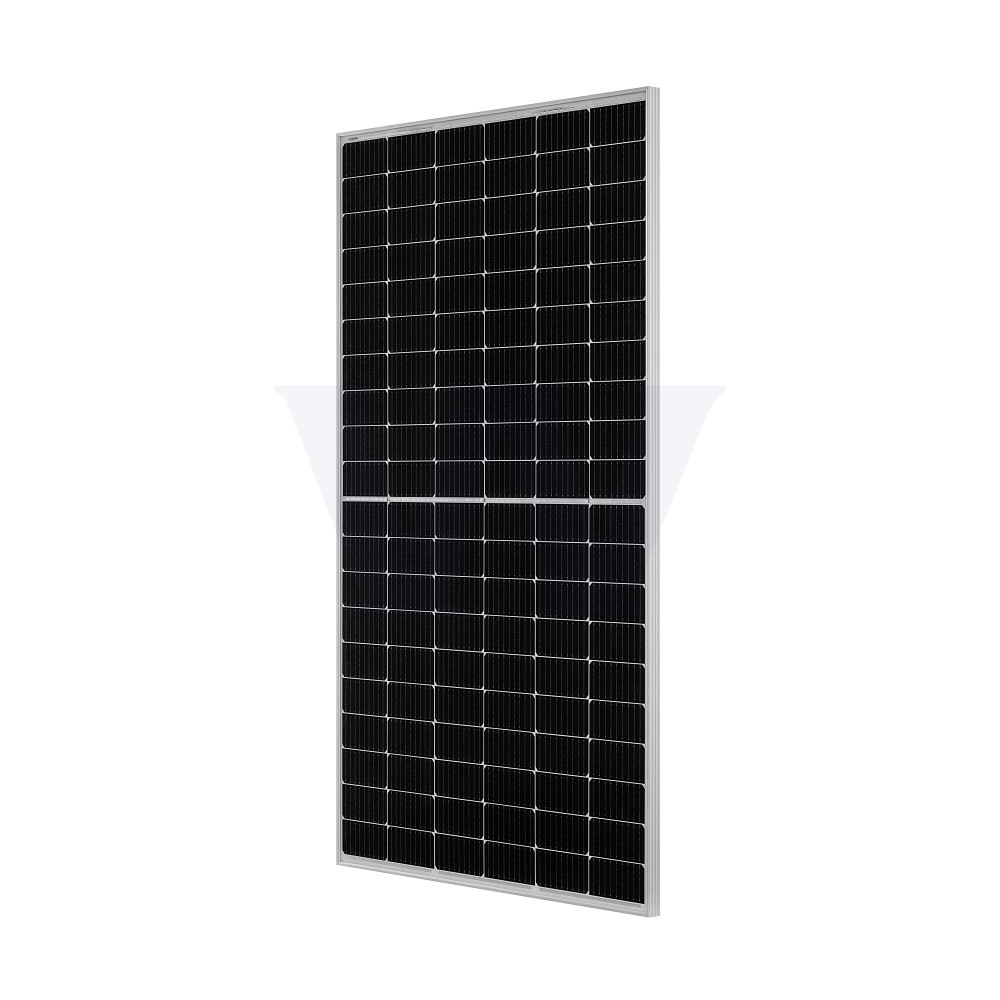 Fotovoltaický panel s bielym pozadím